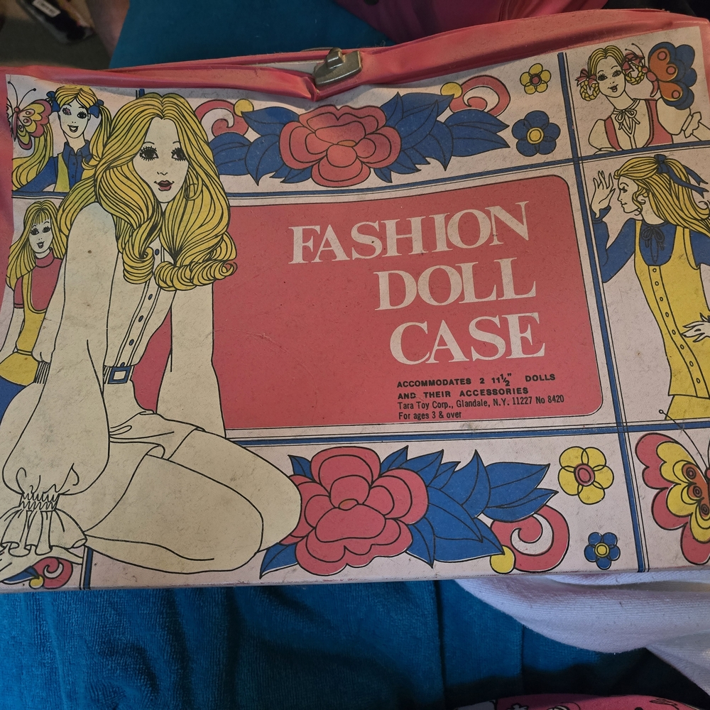 Vintage Fashion Doll Case in Multicolor